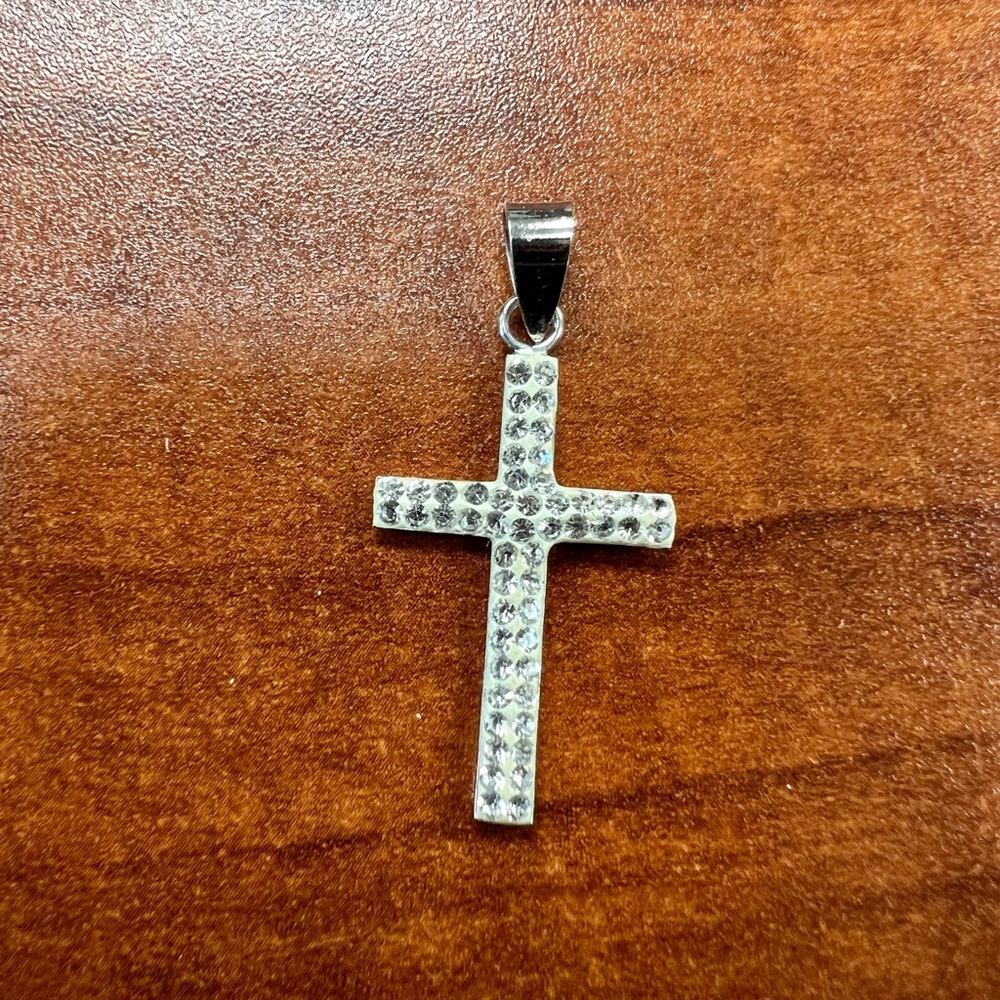 Costume Jewelry- Cross no chain